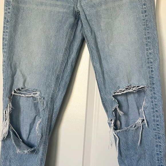 American Eagle Outfitters Light Wash Distressed Mom Jeans Size 4 - Picture 4 of 11